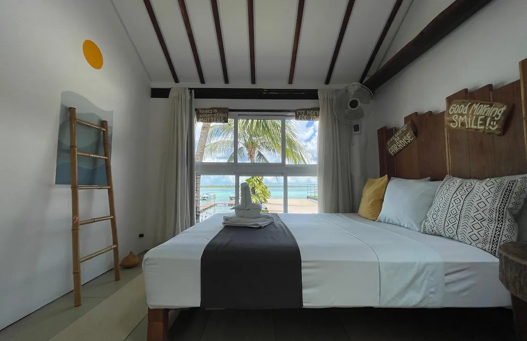 The Yak Lake House Hostal Bacalar - Front Lagoon-1