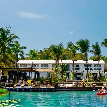 The Yak Lake House Hostal Bacalar - Front Lagoon-3